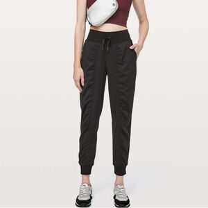 Lululemon Dance Studio Jogger in Black 28”
